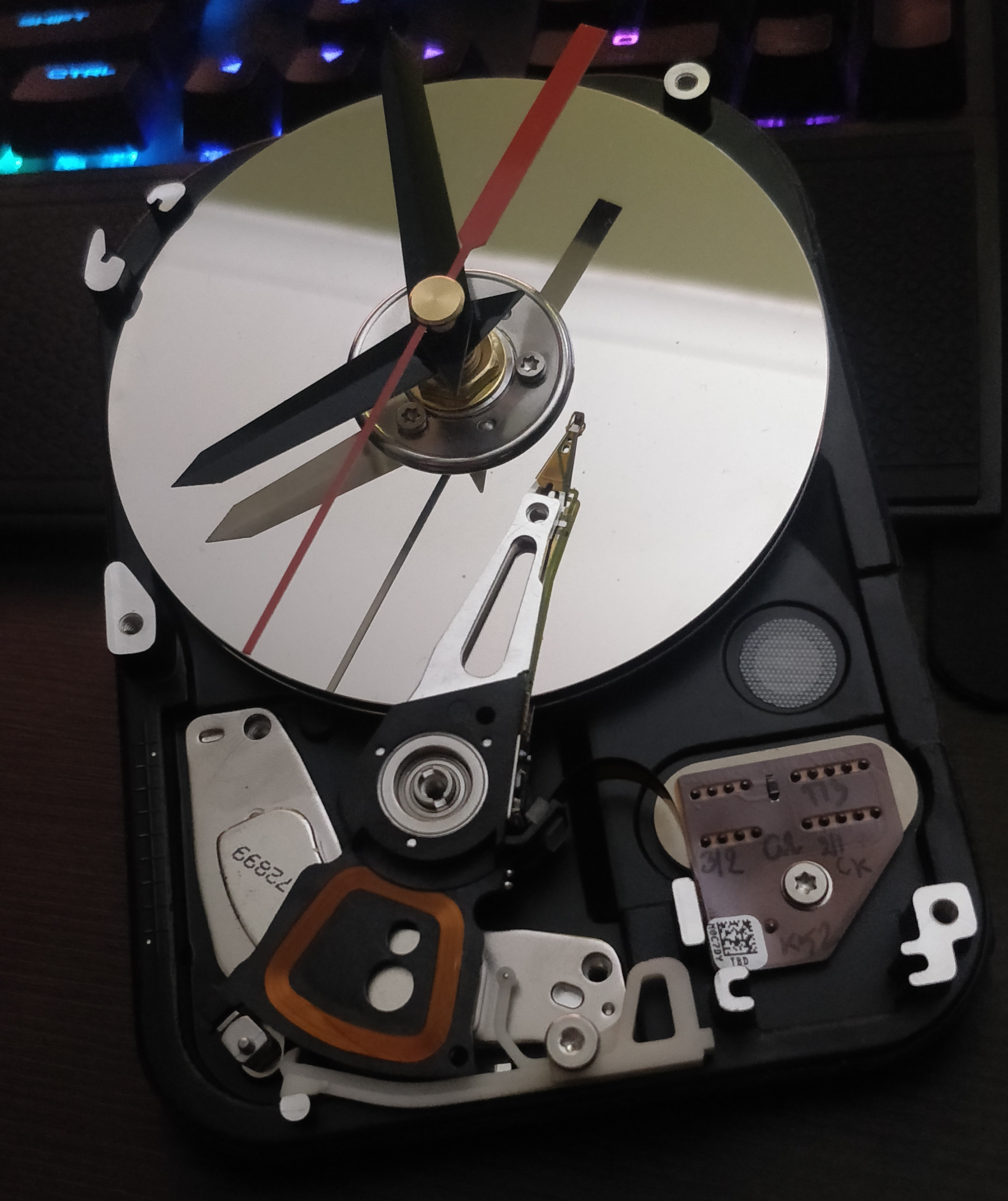 The finished clock, albeit without the stand.